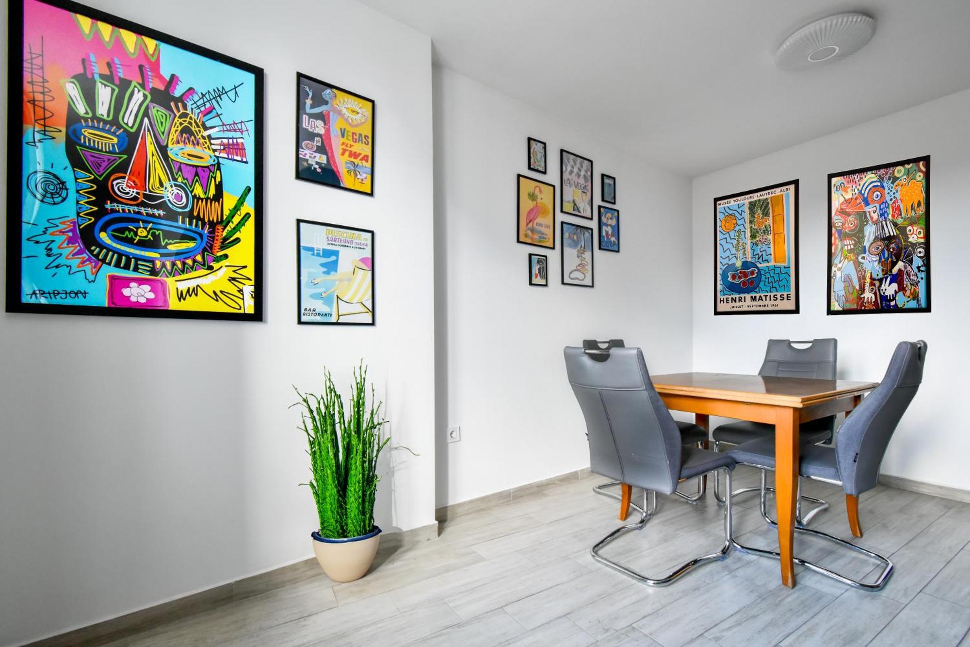 Budget Near Sofias Lions Bridge Apartment